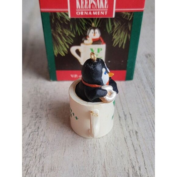 Hallmark V.P. of important Stuff ornament Xmas - Picture 4 of 7